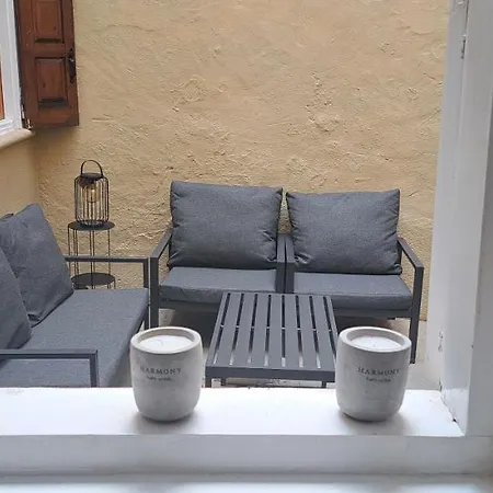 The Retreat In The Heart Of Old Town Rhodes Holiday home *