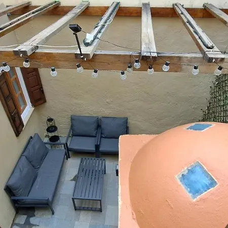 The Retreat In The Heart Of Old Town Rhodes Holiday home