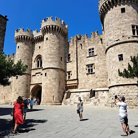The Retreat In The Heart Of Old Town Rhodes Будинок відпочинку *